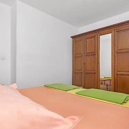 Cele - With Terrace Apartment *